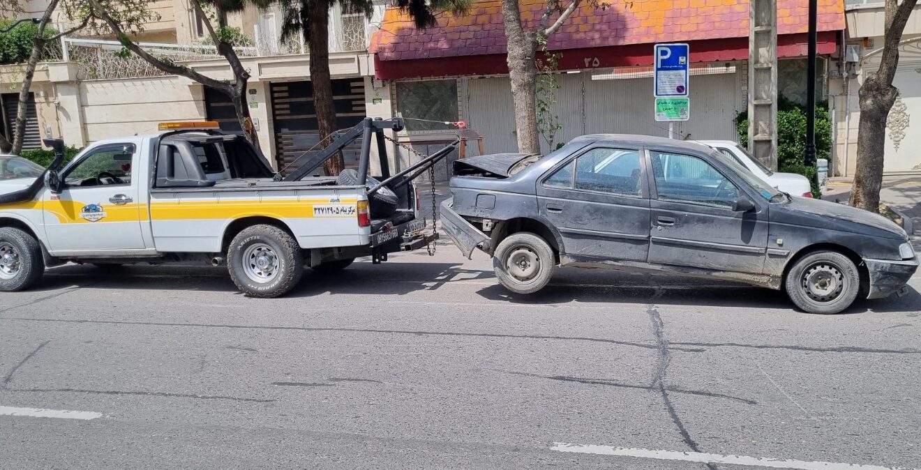 یدک کش ایران خودرو در ساوه